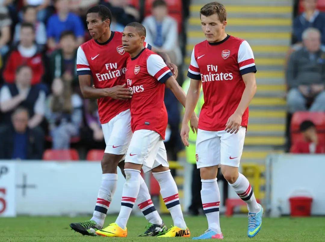 开云娱乐-包含中超关键时刻走向成谜；阿森纳造点机会；震撼外界；资深球员宣示担当的词条