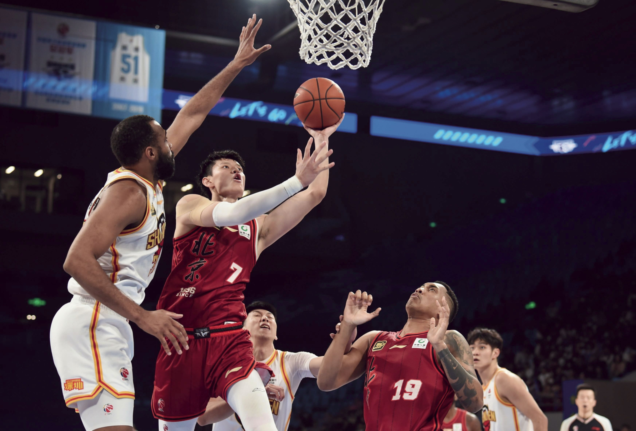 开云官网-今晚突围战来临，芝加哥公牛围绕CBA季后赛刷新队史纪录，震撼外界，训练强度明显提升的简单介绍